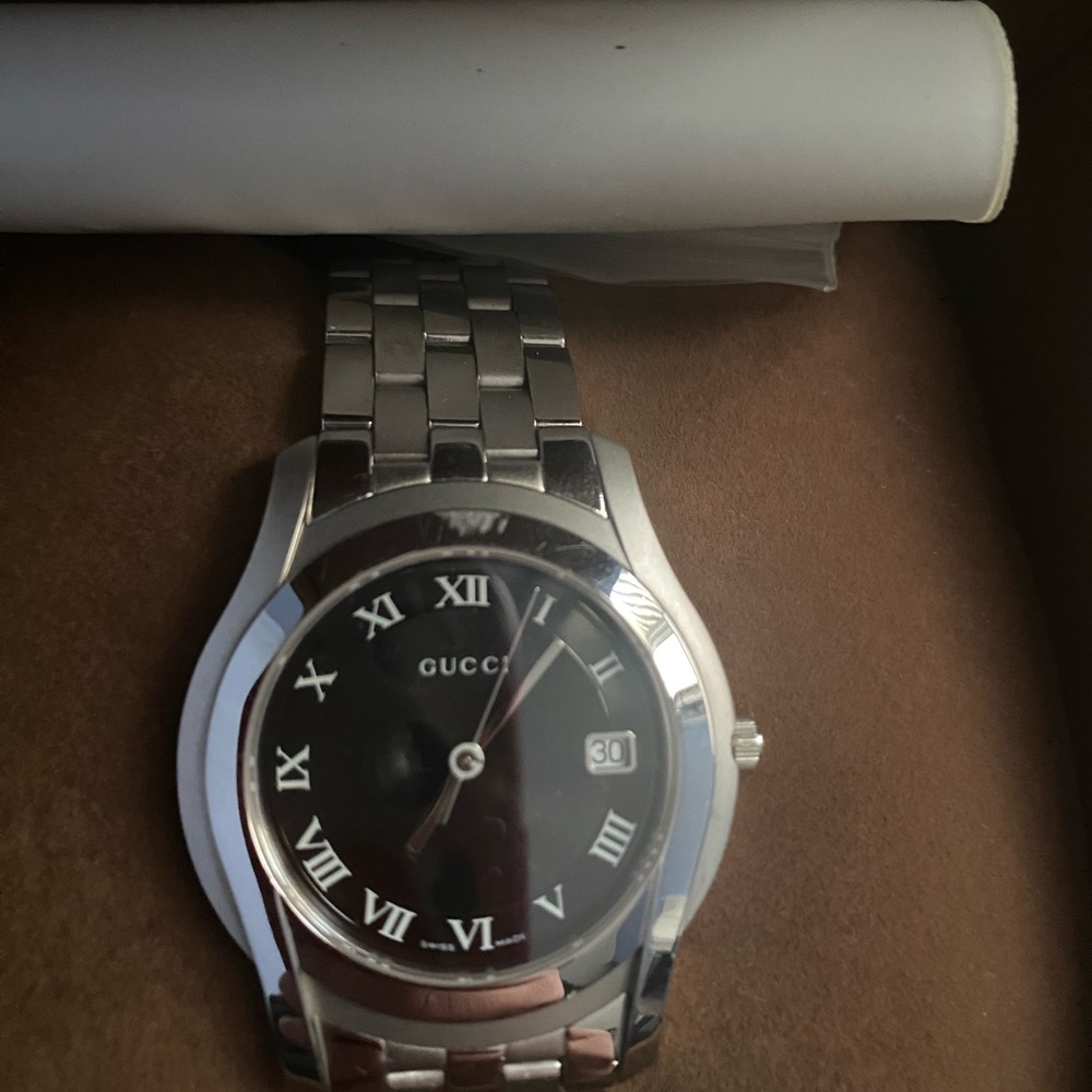 Like new Authentic Gucci watch! - Picture 3 of 5